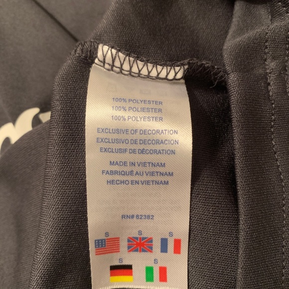 Bundle of TWO Champion Long Sleeve Pullovers Kids Small - Picture 9 of 10